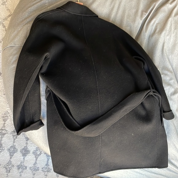 Authentic Vince wool/cashmere coat. All black. Size M. Pre-loved condition - Picture 4 of 5